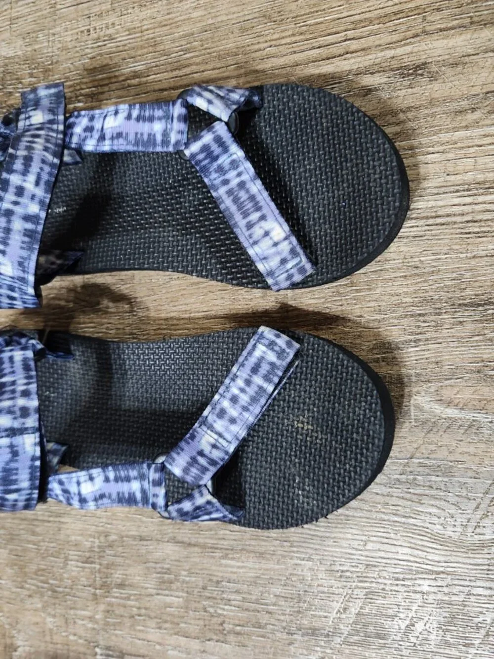 Time and Tru girls sandals